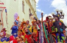 Planeje-se no Carnaval para não terminar a folia no vermelho